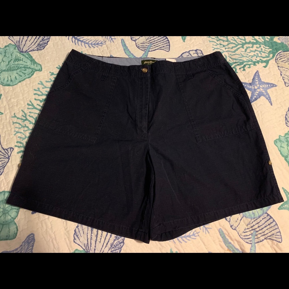 EDDIE BAUER WOMEN’S SHORTS, SIZE 18